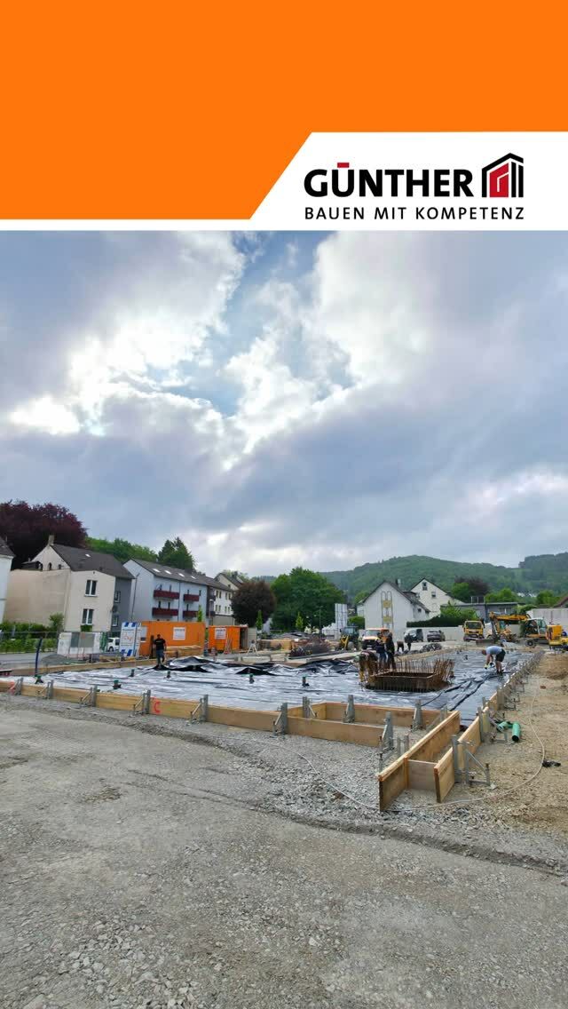 Die Schal- und Bewehrungsarbeiten der Bodenplatte laufen in Werdohl.

#BauunternehmungGUENTHER
#BauenMitKompetenz
#KommInsGüntherTeam
#Azubi
#Ausbildung
#Karriere
#DualesStudium
#Maurer
#Stahlbetonbauer
#Hochbau
#Tiefbau
#Fertigteilbau
#Fertigteilwerk
#Betonfertigteilwerk
#Handwerk
#Siegen
#Siegenwittgenstein
#Netphen
#kreuztal 
#werdohl 
#Siegerland
#Tischler
#schreiner
#Zimmermann