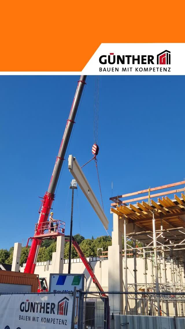 Die Dachbinder über den Fahrzeughallen der neuen Feuerwache Stadtmitte in Werdohl werden 
jetzt montiert. ...

#BauunternehmungGUENTHER
#BauenMitKompetenz
#KommInsGüntherTeam
#Azubi
#Ausbildung
#Karriere
#DualesStudium
#Maurer
#Stahlbetonbauer
#Hochbau
#Tiefbau
#Fertigteilbau
#Fertigteilwerk
#Betonfertigteilwerk
#Handwerk
#Siegen
#Siegenwittgenstein
#Netphen
#Kreuztal
#Siegerland
#Tischler
#schreiner
#Zimmermann
#Werdohl
#Feuerwache
#Feuerwehr